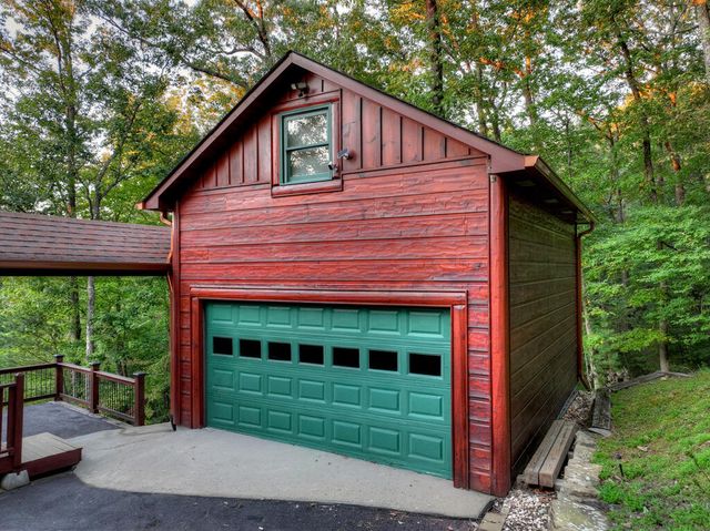169 Walnut Mountain Road, Ellijay, GA 30540