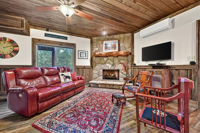 169 Walnut Mountain Road, Ellijay, GA 30540