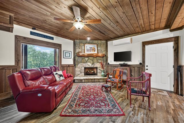 169 Walnut Mountain Road, Ellijay, GA 30540