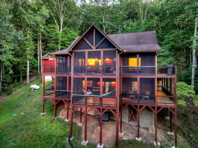 169 Walnut Mountain Road, Ellijay, GA 30540