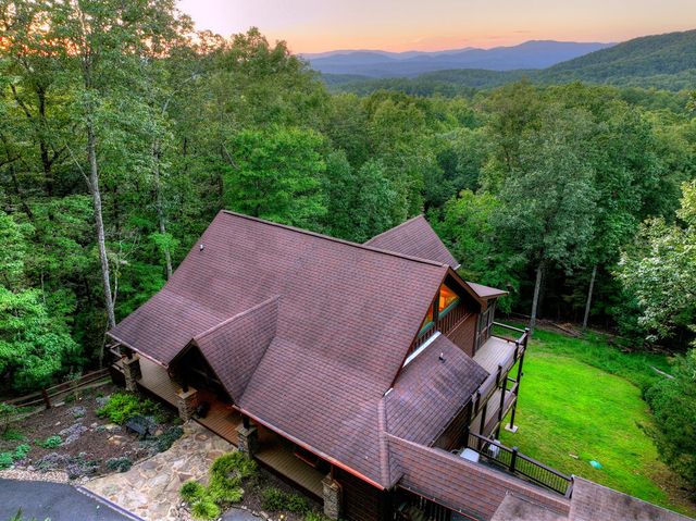 169 Walnut Mountain Road, Ellijay, GA 30540