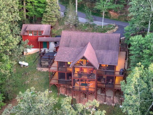 169 Walnut Mountain Road, Ellijay, GA 30540