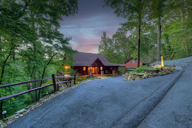 169 Walnut Mountain Road, Ellijay, GA 30540