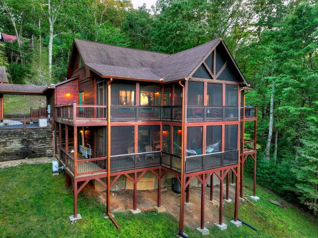 169 Walnut Mountain Road, Ellijay, GA 30540