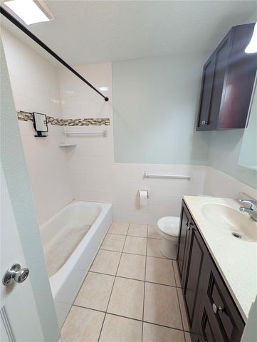 1912 3RD AVENUE E, Bradenton, FL 34208
