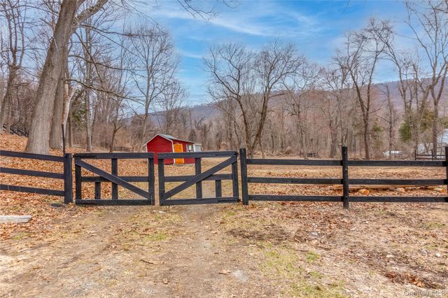 523 Shenandoah Road, Hopewell Junction, NY 12533