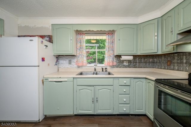 11 Pine Ridge Rd, Lebanon Twp., NJ 07830