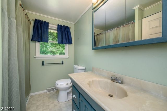 11 Pine Ridge Rd, Lebanon Twp., NJ 07830