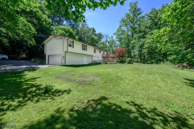 11 Pine Ridge Rd, Lebanon Twp., NJ 07830