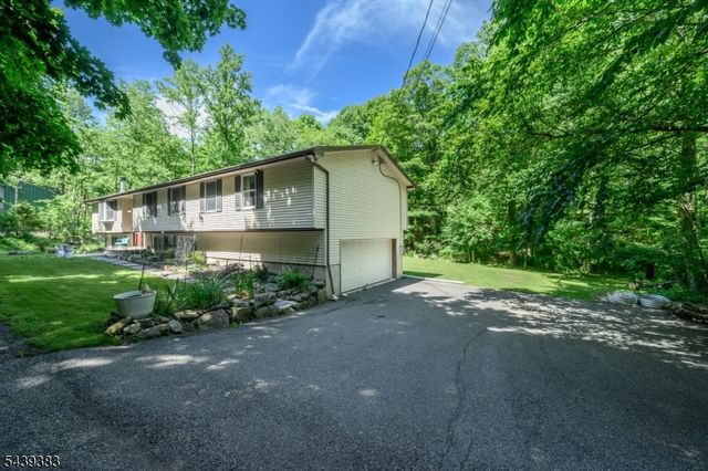 11 Pine Ridge Rd, Lebanon Twp., NJ 07830