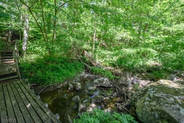 11 Pine Ridge Rd, Lebanon Twp., NJ 07830