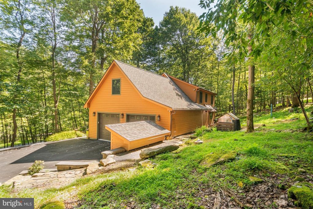 425 MOUNTAINVIEW DR, Oakland, MD 21550