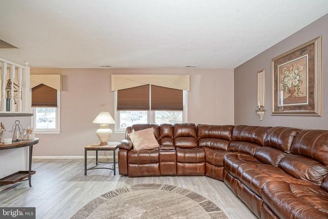 3 TURNER CT, Sewell, NJ 08080