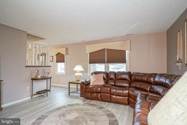 3 TURNER CT, Sewell, NJ 08080