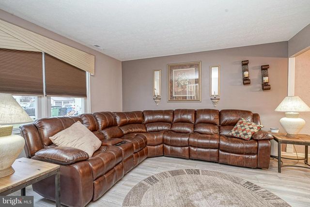 3 TURNER CT, Sewell, NJ 08080