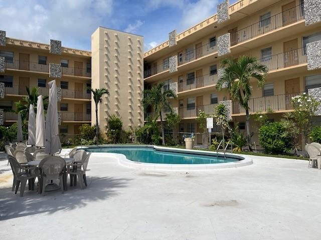 2145 Pierce Street 101, Hollywood, FL 33020