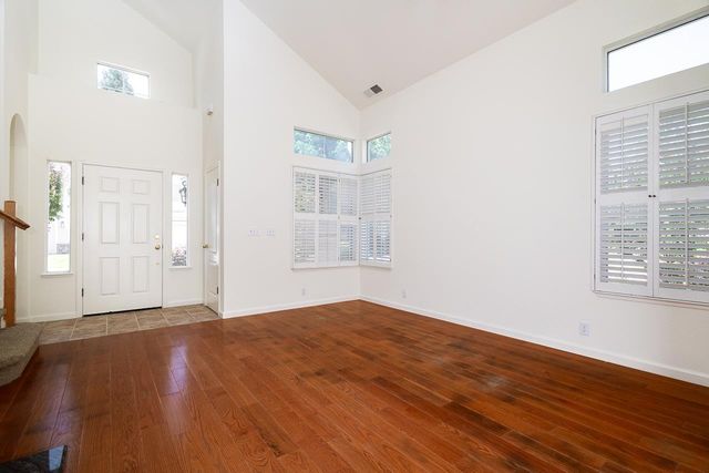 131 Royalton Cir, Folsom, CA 95630