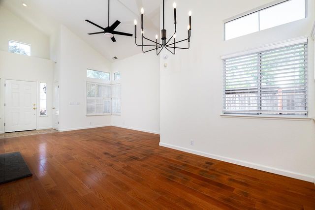 131 Royalton Cir, Folsom, CA 95630