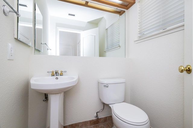 131 Royalton Cir, Folsom, CA 95630
