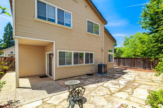 131 Royalton Cir, Folsom, CA 95630