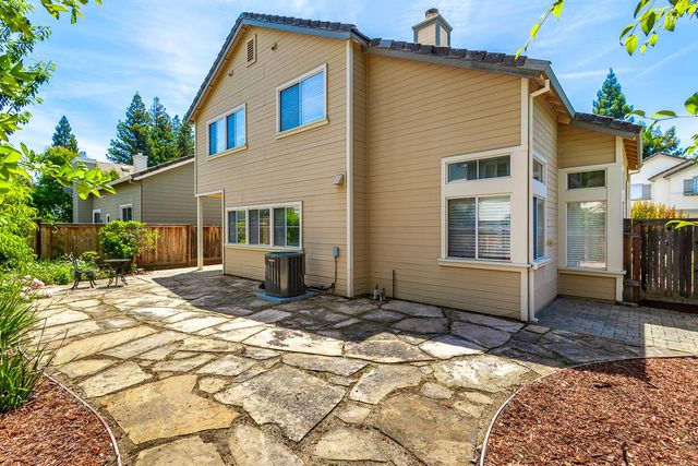 131 Royalton Cir, Folsom, CA 95630