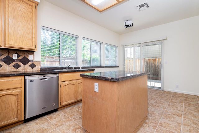 131 Royalton Cir, Folsom, CA 95630