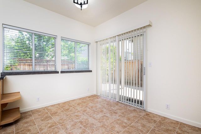 131 Royalton Cir, Folsom, CA 95630