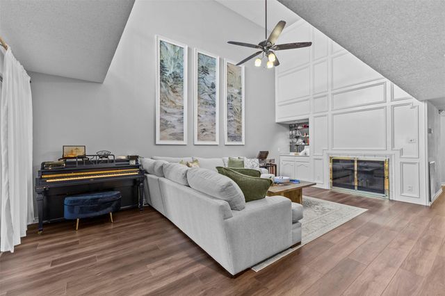 10916 B Crown Colony DR 3, Austin, TX 78747