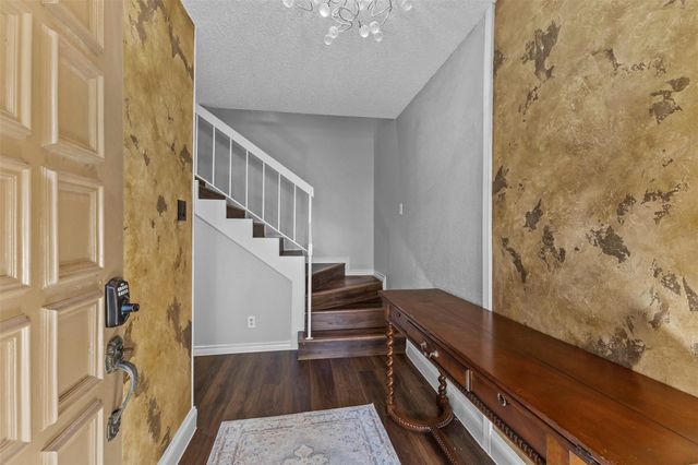 10916 B Crown Colony DR 3, Austin, TX 78747