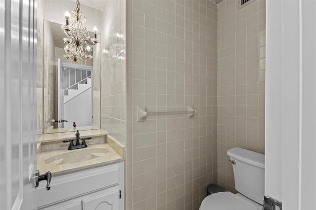 10916 B Crown Colony DR 3, Austin, TX 78747