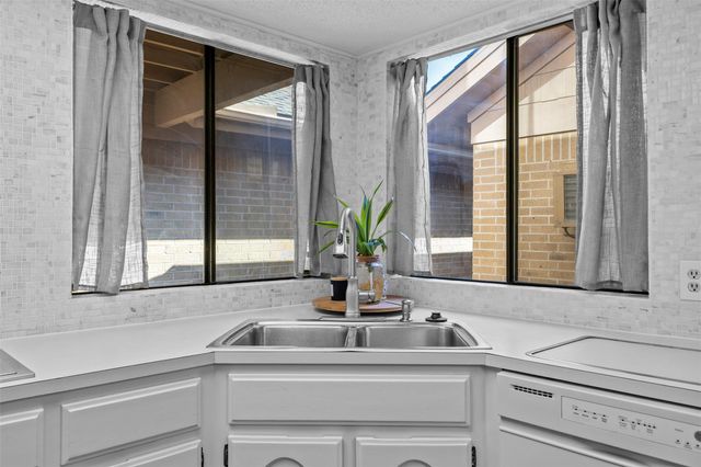 10916 B Crown Colony DR 3, Austin, TX 78747