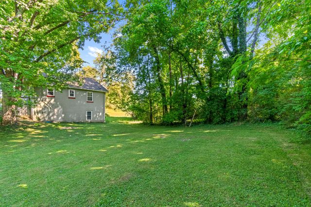 2008 Thomas Ave, Columbia, TN 38401