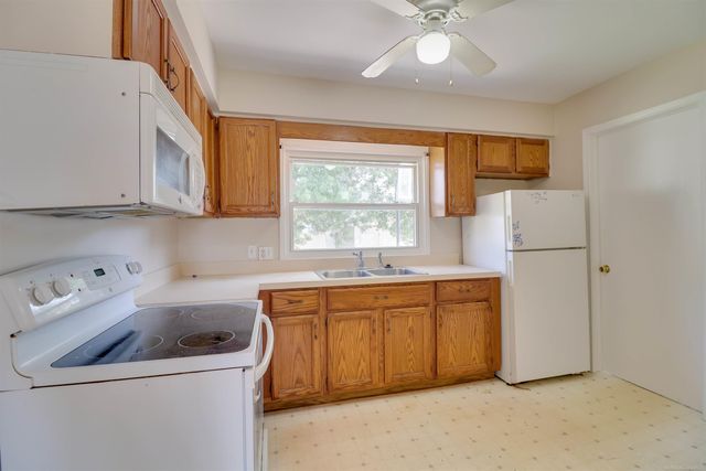 22621 Garfield Street, St Clair Shores, MI 48082