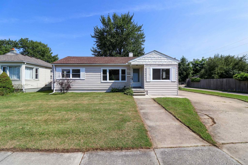 22621 Garfield Street, St Clair Shores, MI 48082