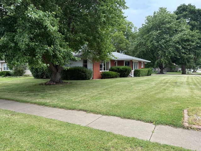 227 S 6th Street, Hennepin, IL 61327