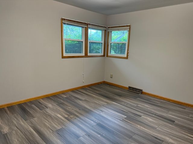 227 S 6th Street, Hennepin, IL 61327