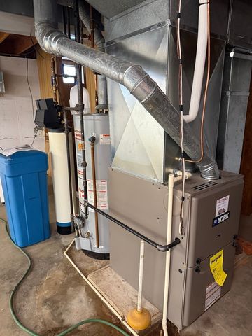 227 S 6th Street, Hennepin, IL 61327