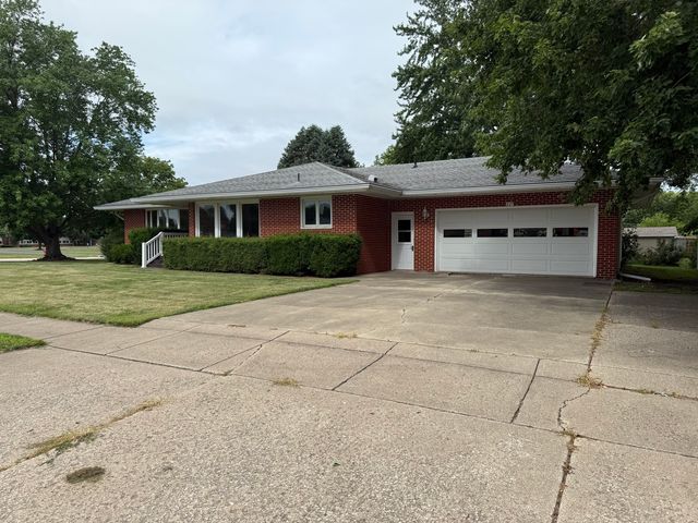 227 S 6th Street, Hennepin, IL 61327