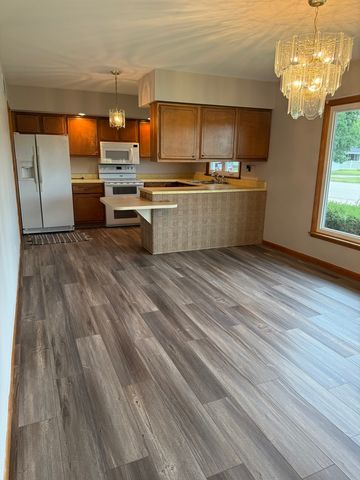 227 S 6th Street, Hennepin, IL 61327