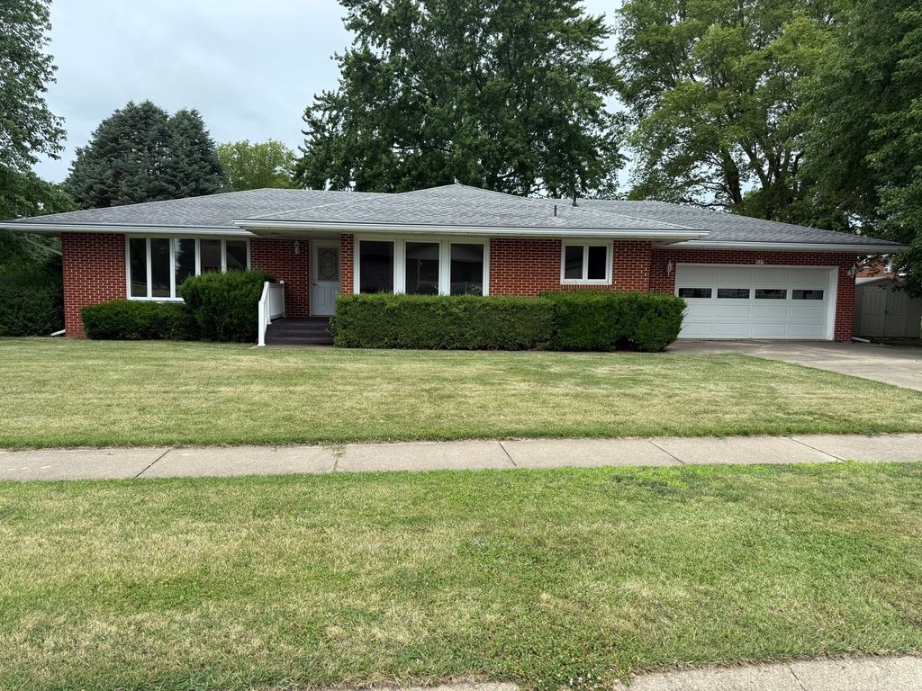 227 S 6th Street, Hennepin, IL 61327