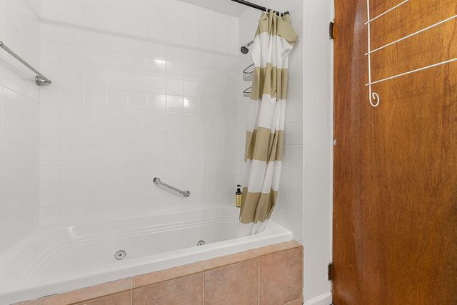 1112 E 52nd Street 1, Chicago, IL 60615