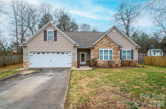 1825 Plaza Drive, Hickory, NC 28602