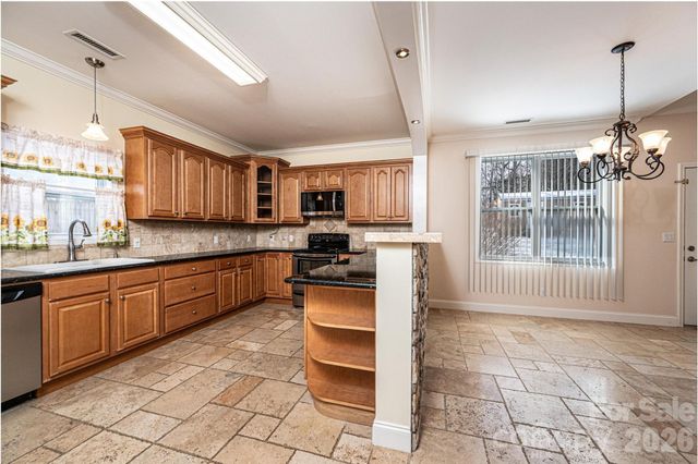 1825 Plaza Drive, Hickory, NC 28602