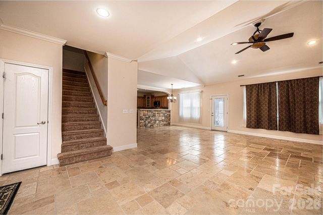 1825 Plaza Drive, Hickory, NC 28602