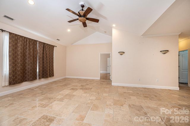 1825 Plaza Drive, Hickory, NC 28602