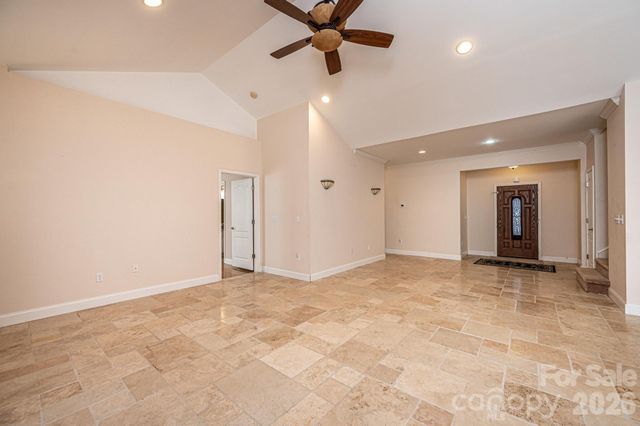 1825 Plaza Drive, Hickory, NC 28602