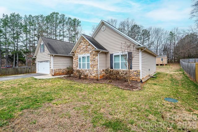 1825 Plaza Drive, Hickory, NC 28602