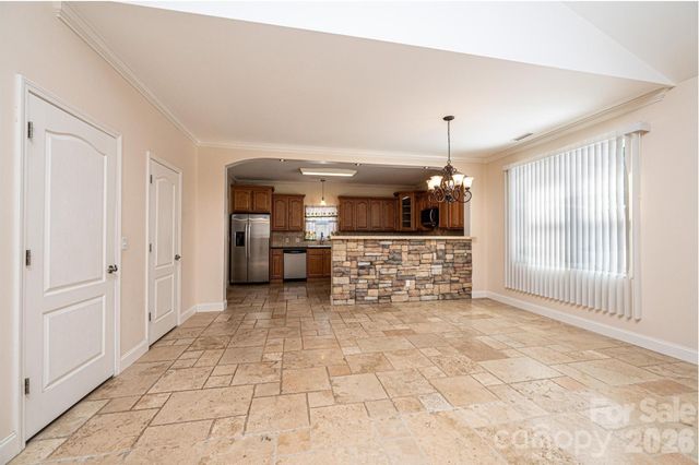 1825 Plaza Drive, Hickory, NC 28602