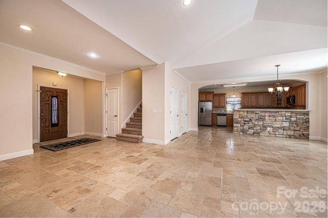 1825 Plaza Drive, Hickory, NC 28602