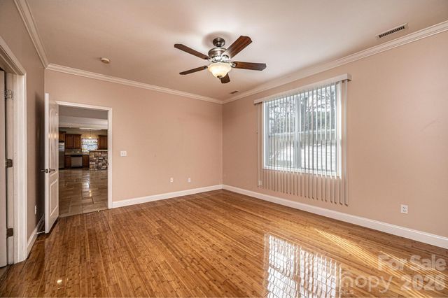 1825 Plaza Drive, Hickory, NC 28602